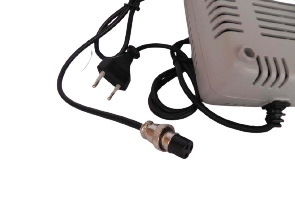 (7i5a) 48V 2,5A accu oplader