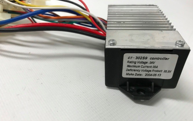 (7L1b) Controller 24V  20Amp. 8 stekkers 