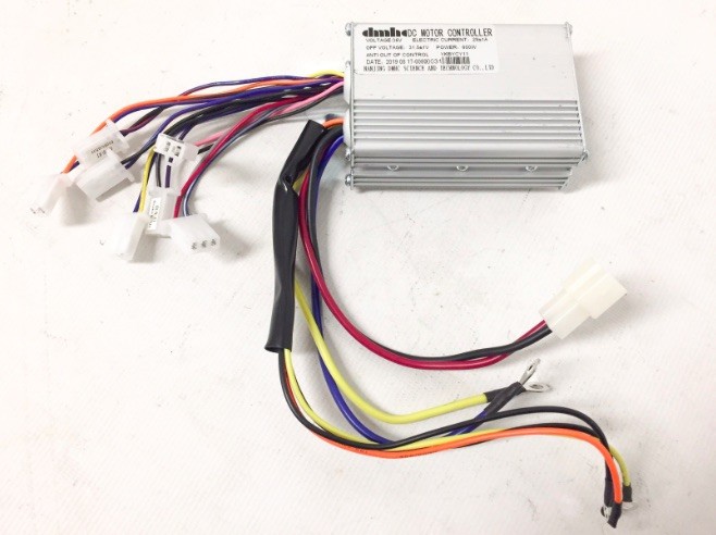(8E4b) Controller 36V / 600w 9 stekker 6 draden (9070065)
