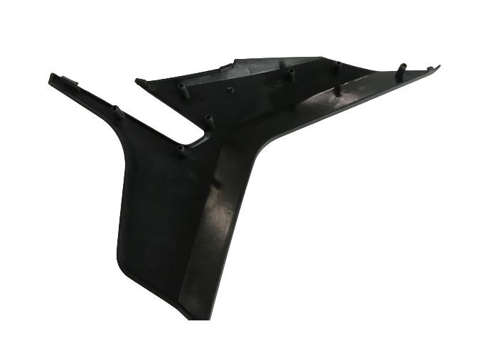 (5F4a) kunstof kap voor brandstoftank Links 