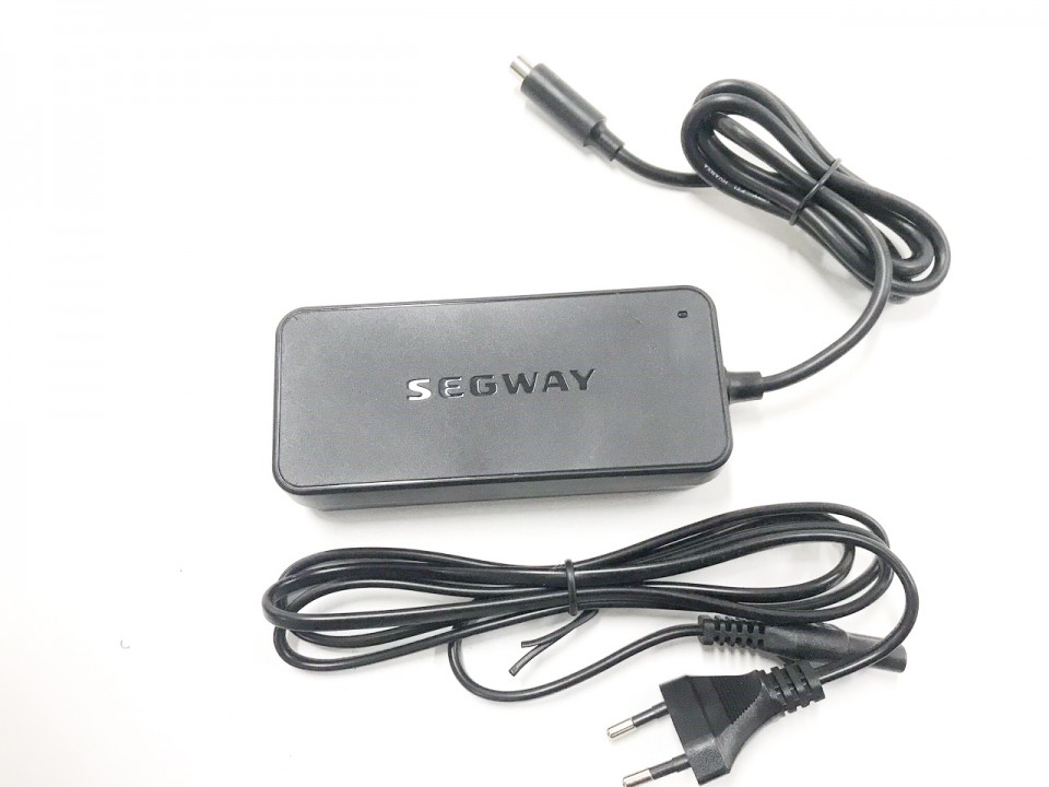 (7i1a) Oplader Segway step