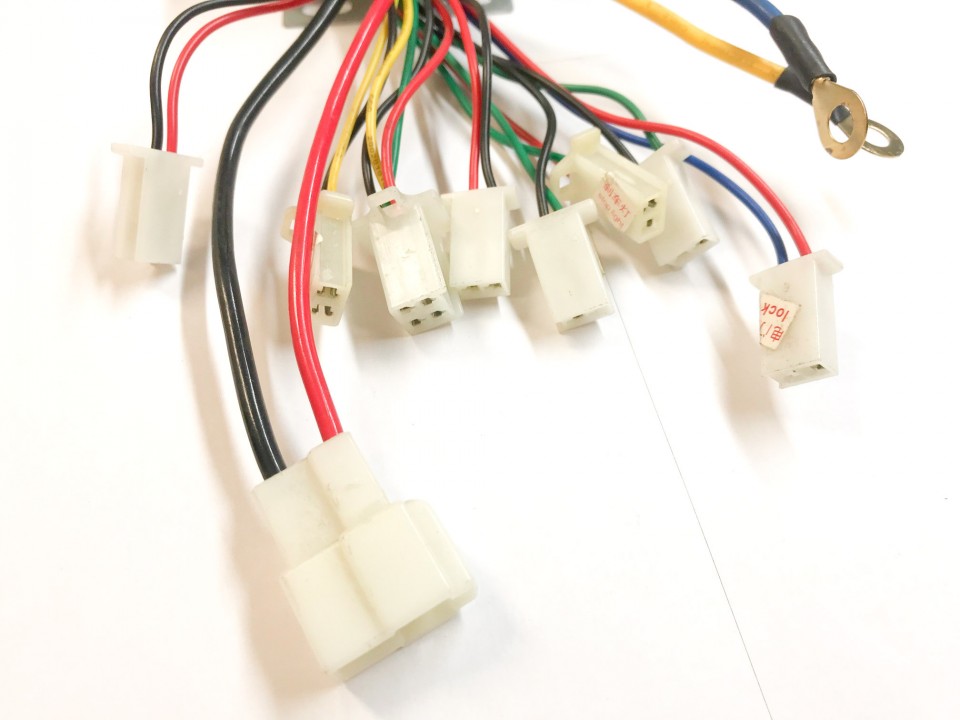 (7H3b) Controller 36V / 1000watt 9 stekkers 2 kabel (9070065)