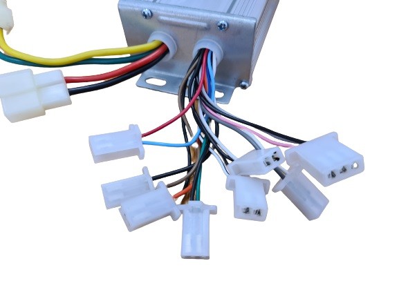 (7H2b) Controller 36V / 450 watt 10stekkers (9070093)