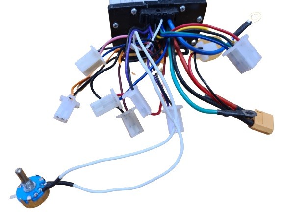 (7G3b) Controller 36V / 500w 8 stekkers 2 kabels (1161511)