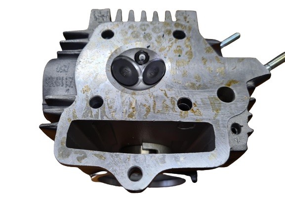 (15E4d) Cilinderkop 50cc compleet