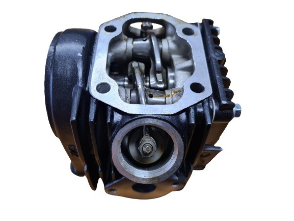 (15E4d) Cilinderkop 50cc compleet