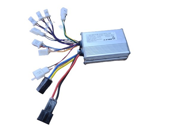 (8F1b) Controller 36V / 550watt 10 stekkers (9070007)