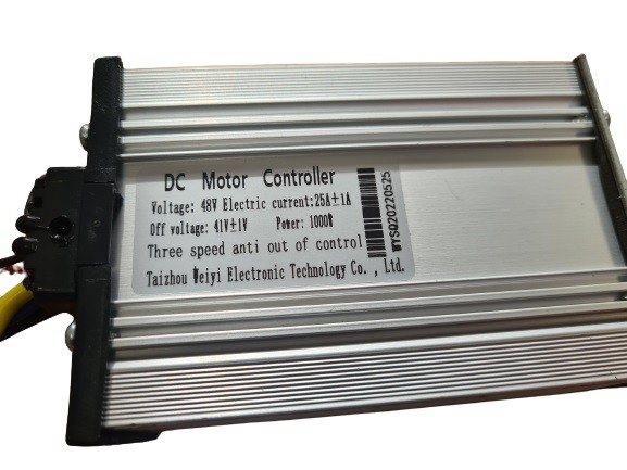 (8F1e) Controller 48V / 1000watt 5 stekkers 4 draden