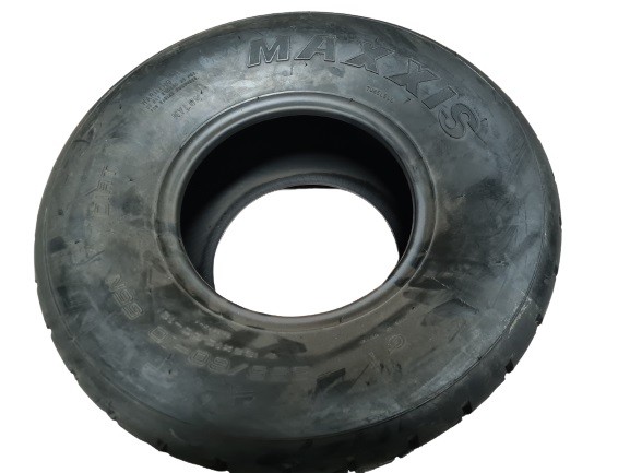 (211A2a) 16 inch Maxxis band 255/50-16