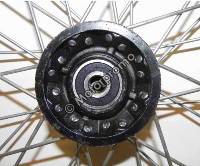 (221C3a) 14 inch voorvelg as 12mm