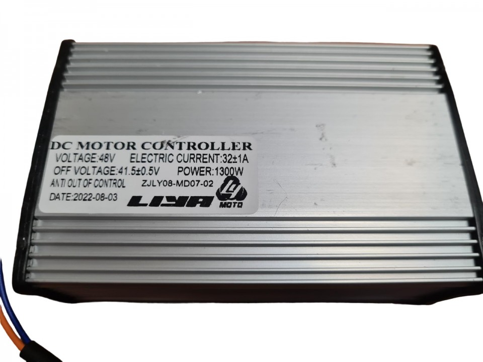 (8F1g) controller 48V / 1300W 10 stekkers (9070092)