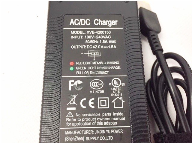 (7i5c) Accu oplader 42V 1,5A