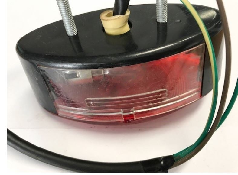 (8C5e) Achterlamp 12volt 21/5watt ATV