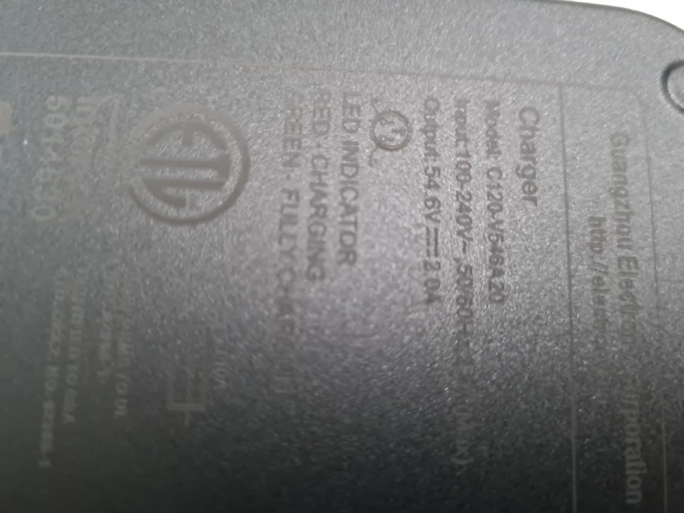 (7i6b) 54.6V 2A accu oplader lithium Madox 1300 watt