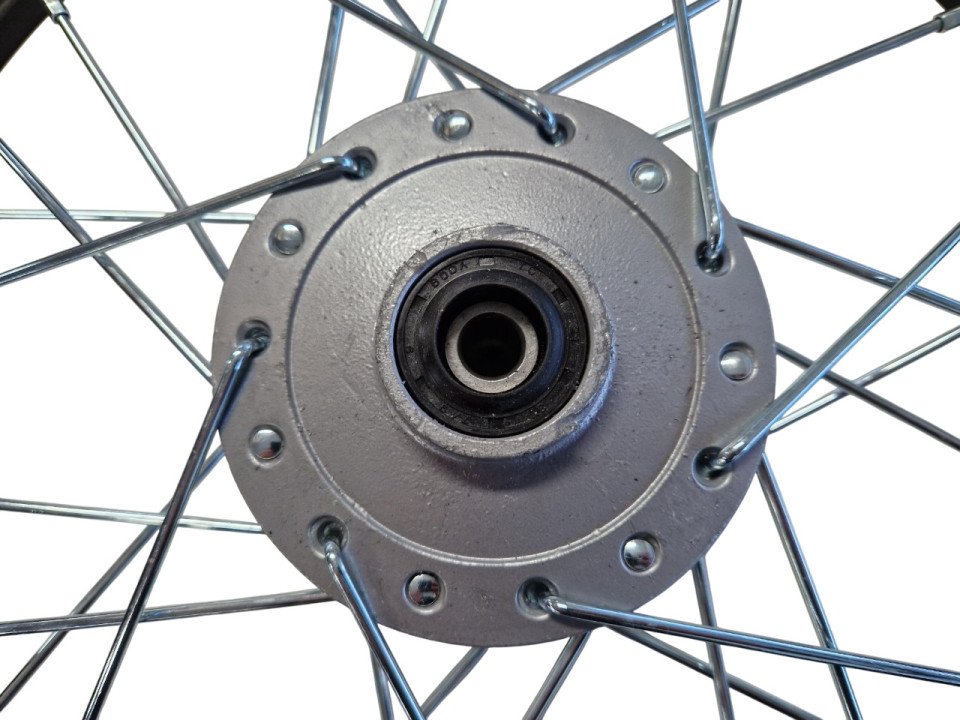 (221B5a) 14 inch voorvelg as 12mm