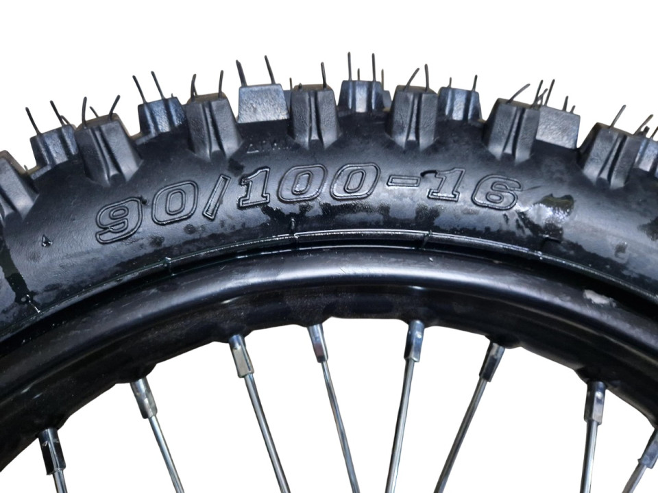 (210C2b) 16 inch velg + band (achter)