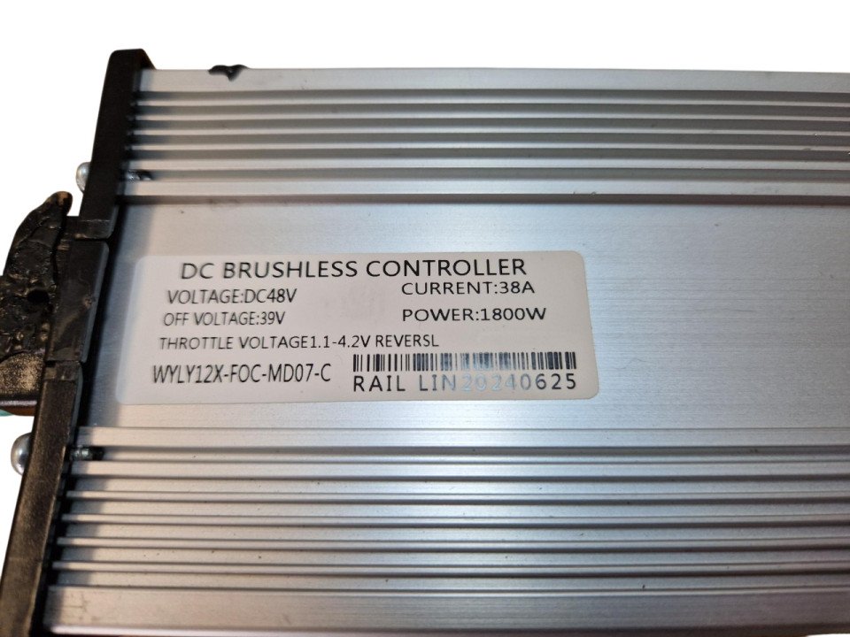 (7G5b) Controller 48V / 1800watt 9 stekker / 3 kabels (9070153)