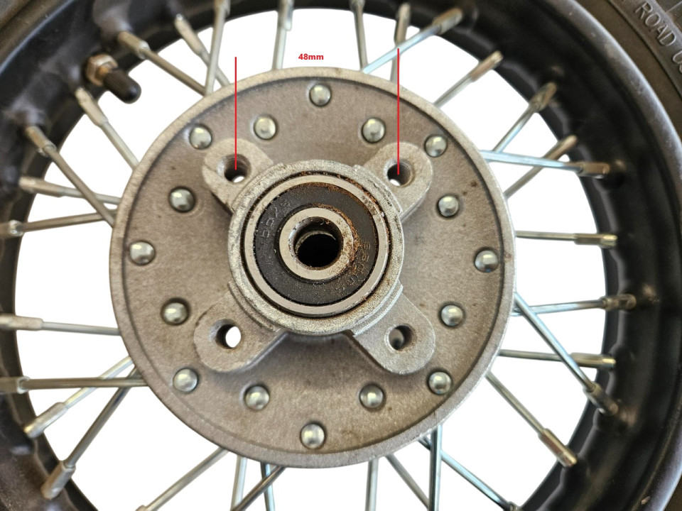 (209D4b) 10 inch velg + band (achter)