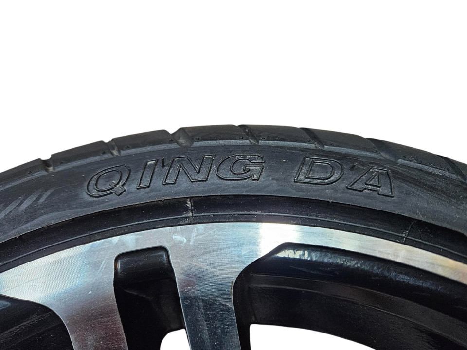 (211A3c) Voorband met velg 185/30-14