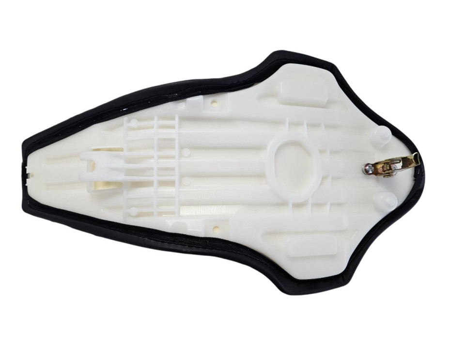 (27X3c) Zadel voor Replay en Blade