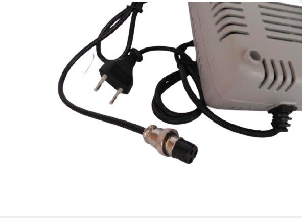 (7i5a) 48V 2,5A accu oplader