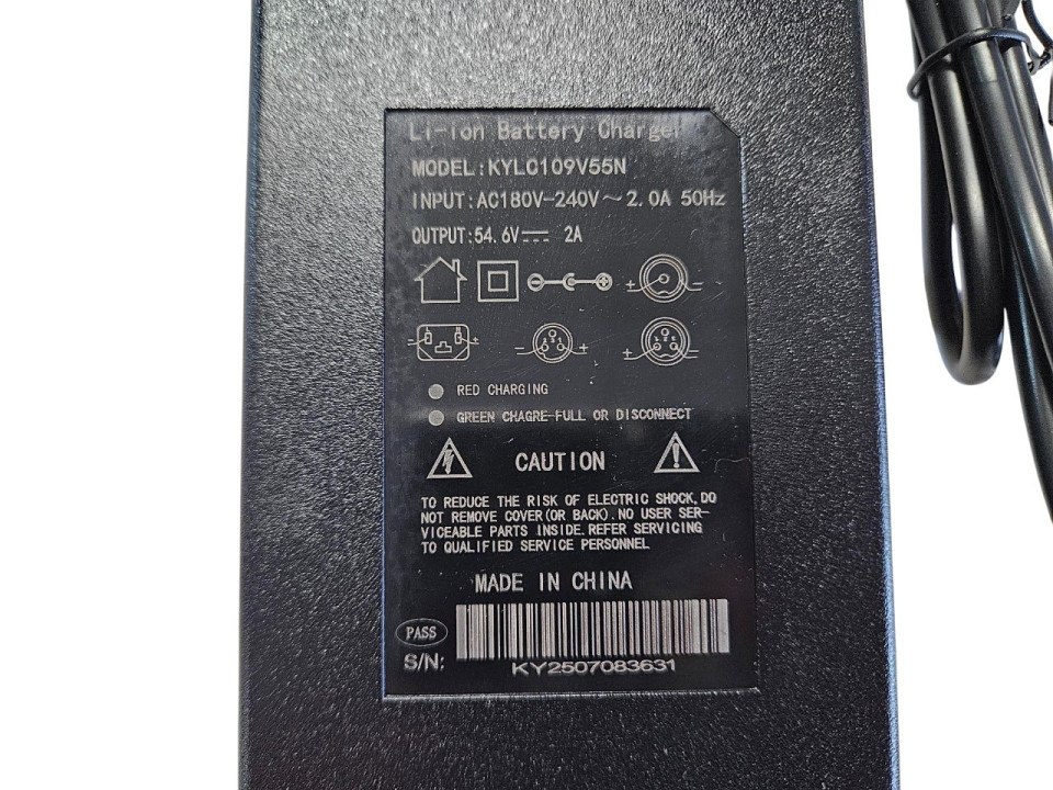 (7i4a) Accu oplader 48V 2.0A
